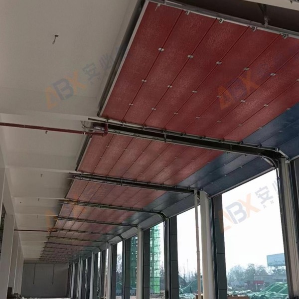 Industrielle Türwahl in der Pharmaindustrie: Wie balanciert man Sauberkeit und Verkehrseffizienz aus?