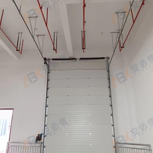 Pemilihan pintu industri dalam persekitaran yang melampau: bagaimana untuk menangani senario pantai, altitud tinggi dan kaya habuk?